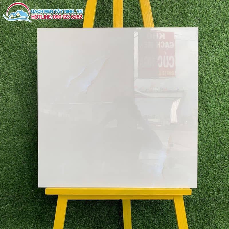 Mẫu gạch bóng kiếng 60x60 lát nền tại bến cầu